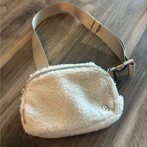 lululemon belt bag